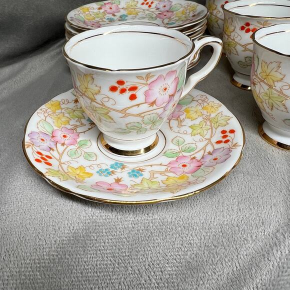 Royal Standard Hedgerow Bone China Lot Cups Saucers Teapot - Picture 2 of 10